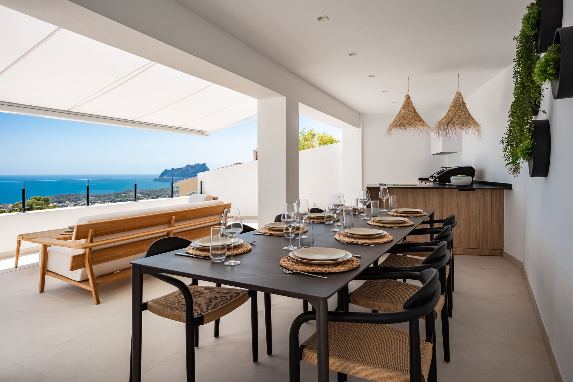 BBQ and outdoor kitchen at Villa Vivelsu